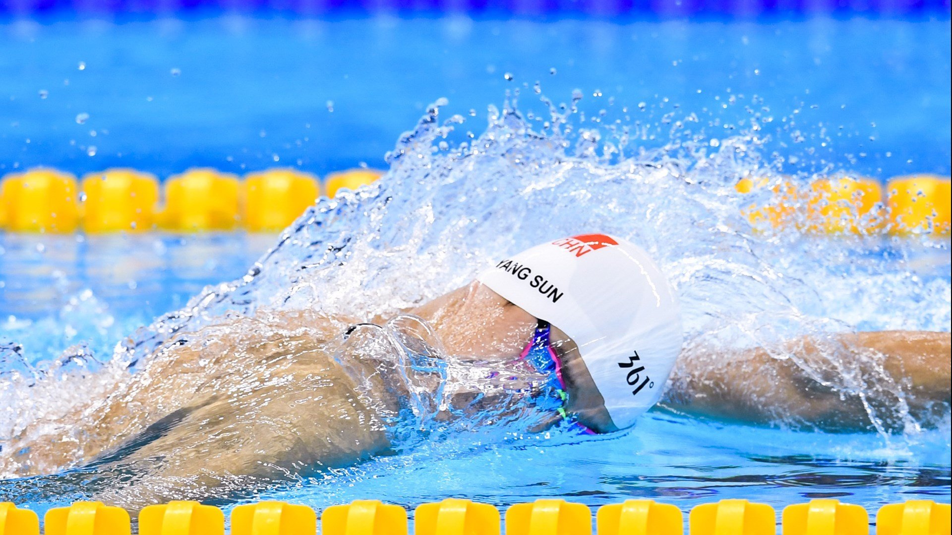 莫兰特带伤狂砍47分上演孤胆英雄，热火用团队篮球完成冷血审判